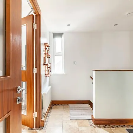 Clifton - Luxury 1 Bed Flat - 1 Min Walk To Tube Apartment London Exterior photo