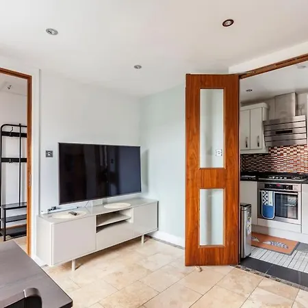 Clifton - Luxury 1 Bed Flat - 1 Min Walk To Tube Apartment London Exterior photo